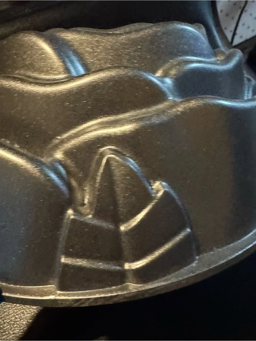 Williams Sonoma Metallic Gray Bundt Pan with Rose Swirl Design